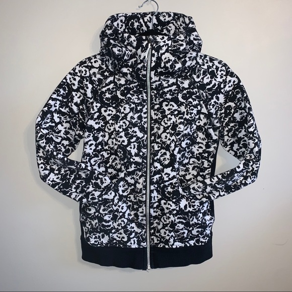 Lululemon size 6 black & white pattern hoodie